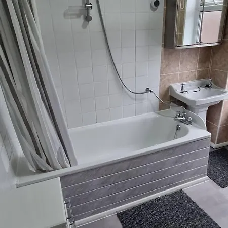 Апартаменти Be Our Guest! Stylish-central Location-comfy-cosy Лідс