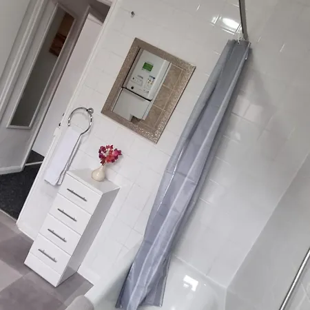 Be Our Guest! Stylish-free Parking-central Location Leeds (West Yorkshire)