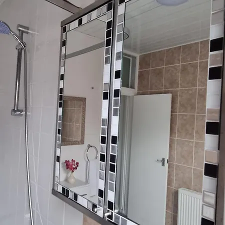 Be Our Guest! Stylish-central Location-comfy-cosy Лідс