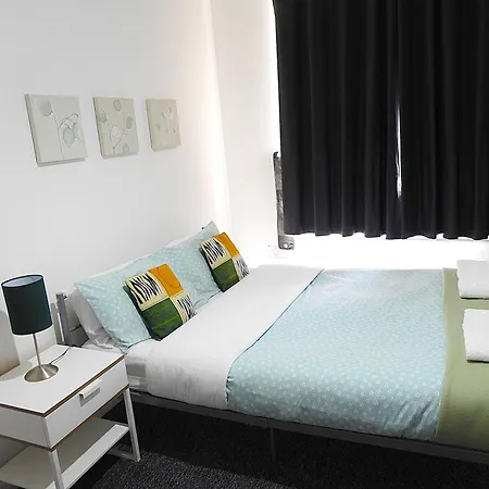 Daire Be Our Guest! Stylish-central Location-comfy-cosy Leeds (West Yorkshire)