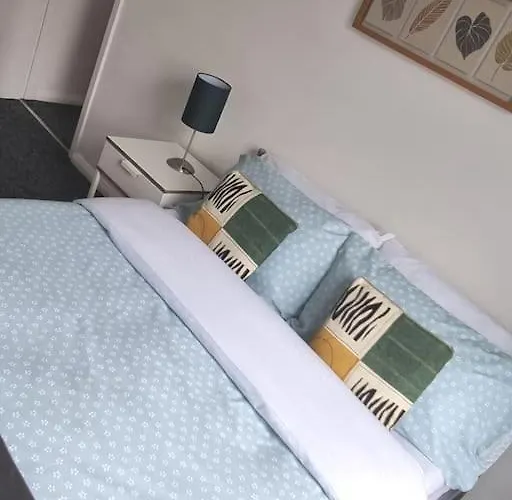 Be Our Guest! Stylish-central Location-comfy-cosy Daire Leeds (West Yorkshire)